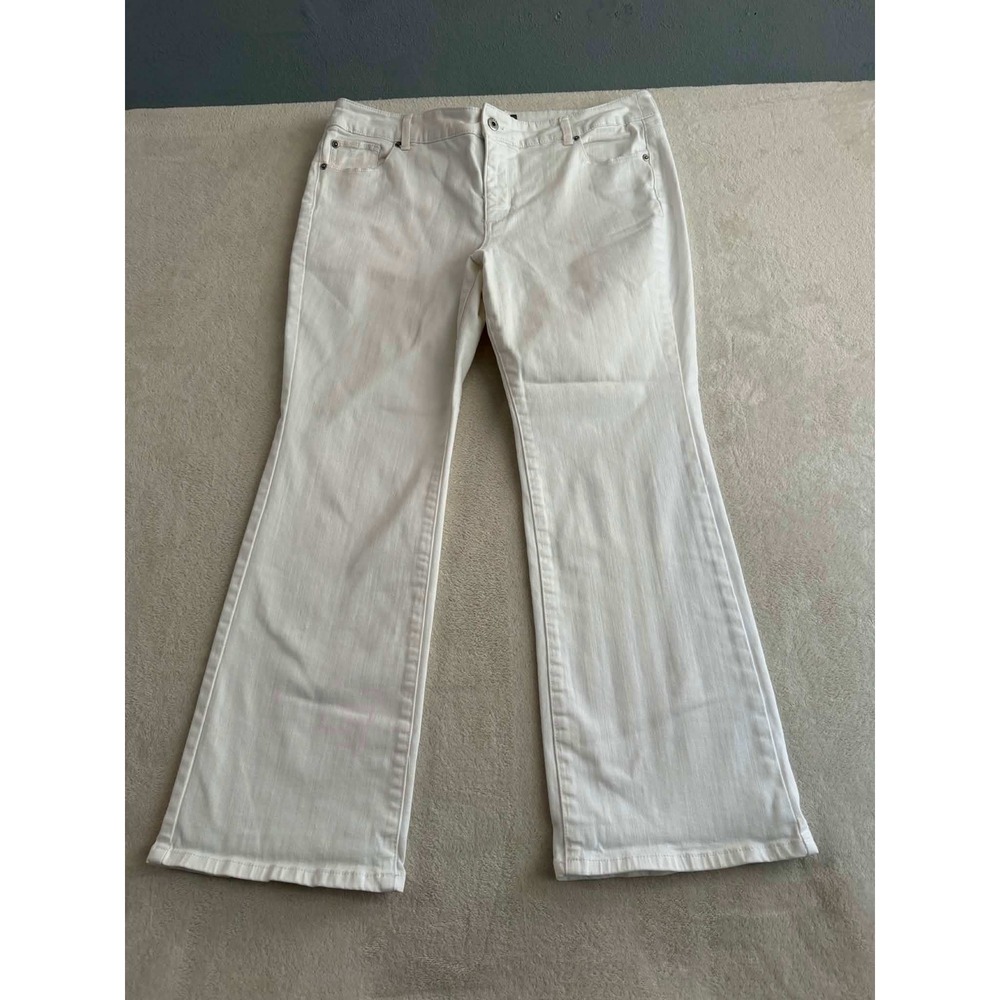 Chico's Womens 3 Short White So Slimming Flare Jeans Stretch Denim Pants